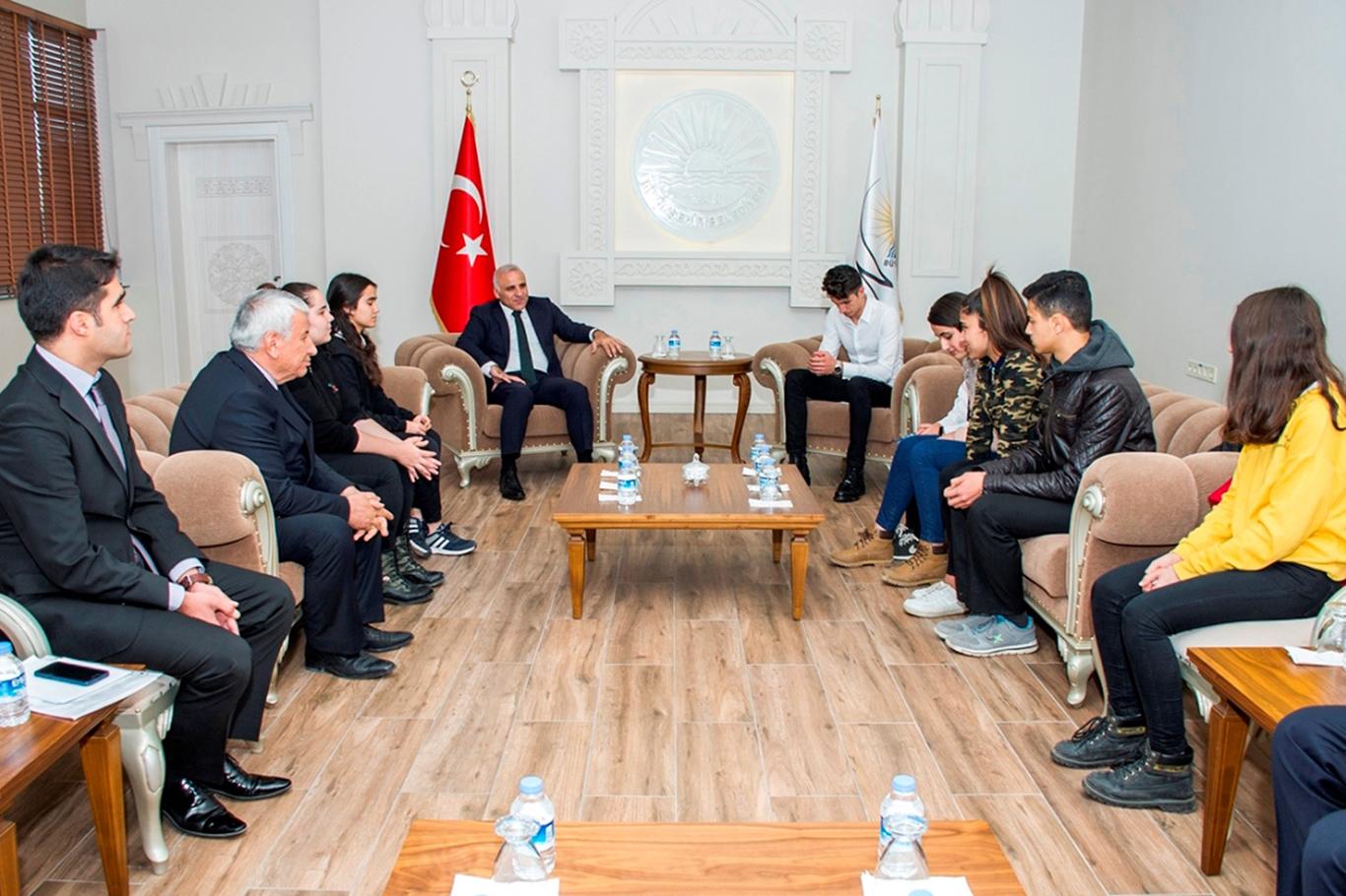 "Savaşlarda en çok mağdur olan maalesef çocuklar oluyor" "Savaşlarda en çok mağdur olan maalesef çocuklar oluyor"